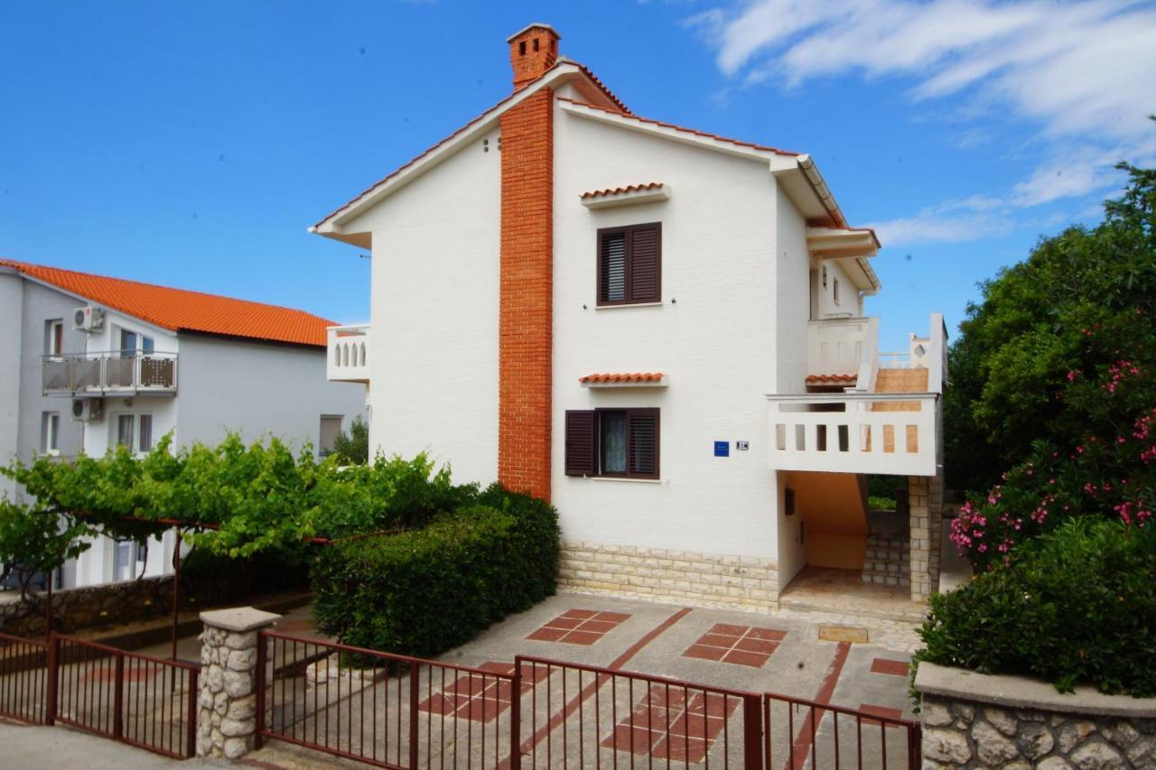 Cozy Apartments Danica Novalja With Terrace - First Floor Экстерьер фото