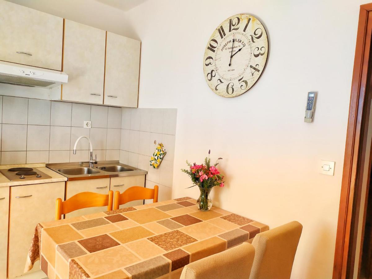 Cozy Apartments Danica Novalja With Terrace - First Floor Экстерьер фото