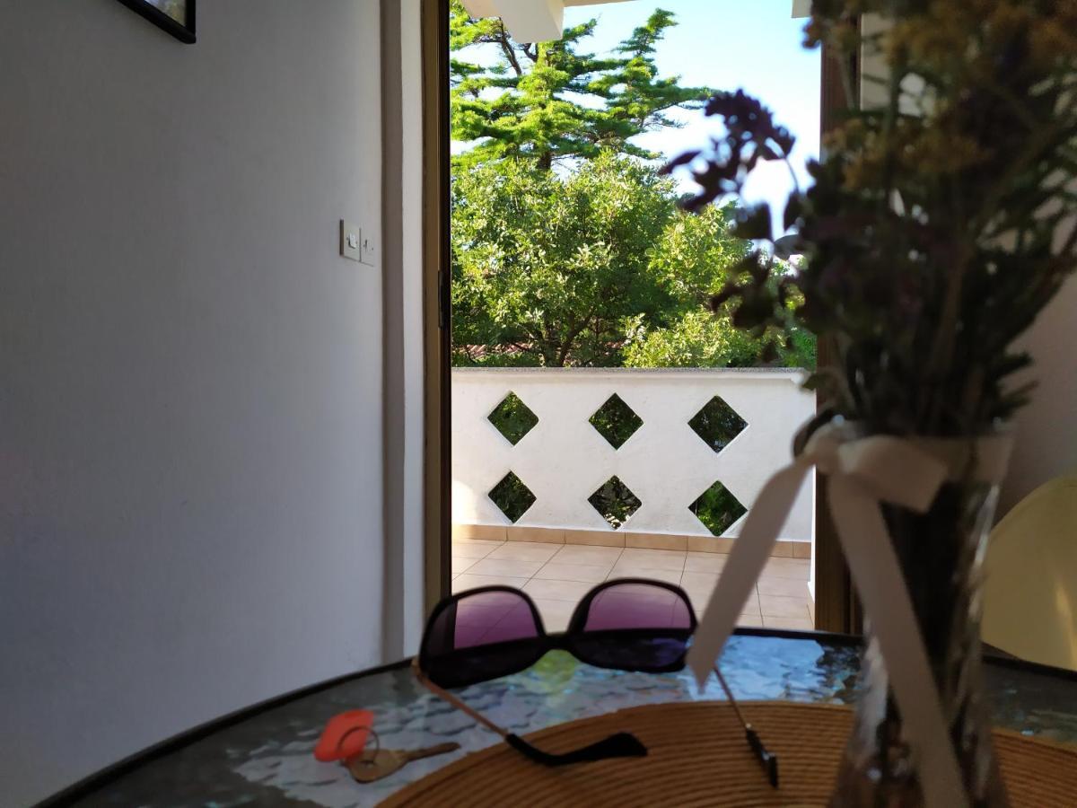 Cozy Apartments Danica Novalja With Terrace - First Floor Экстерьер фото